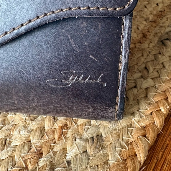 Saddleback Leather Long Trifold Wallet- Discontinued - Picture 6 of 9